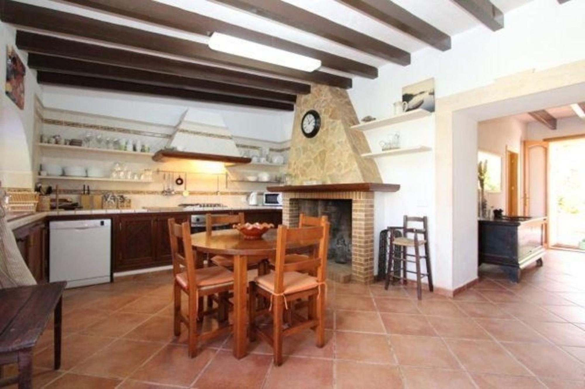 Ferienhaus Es Rafal , Mallorquinisches Mit Pool Und Grossem Garten